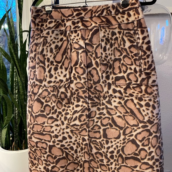 Knee length leopard pencil skirt - Picture 4 of 5